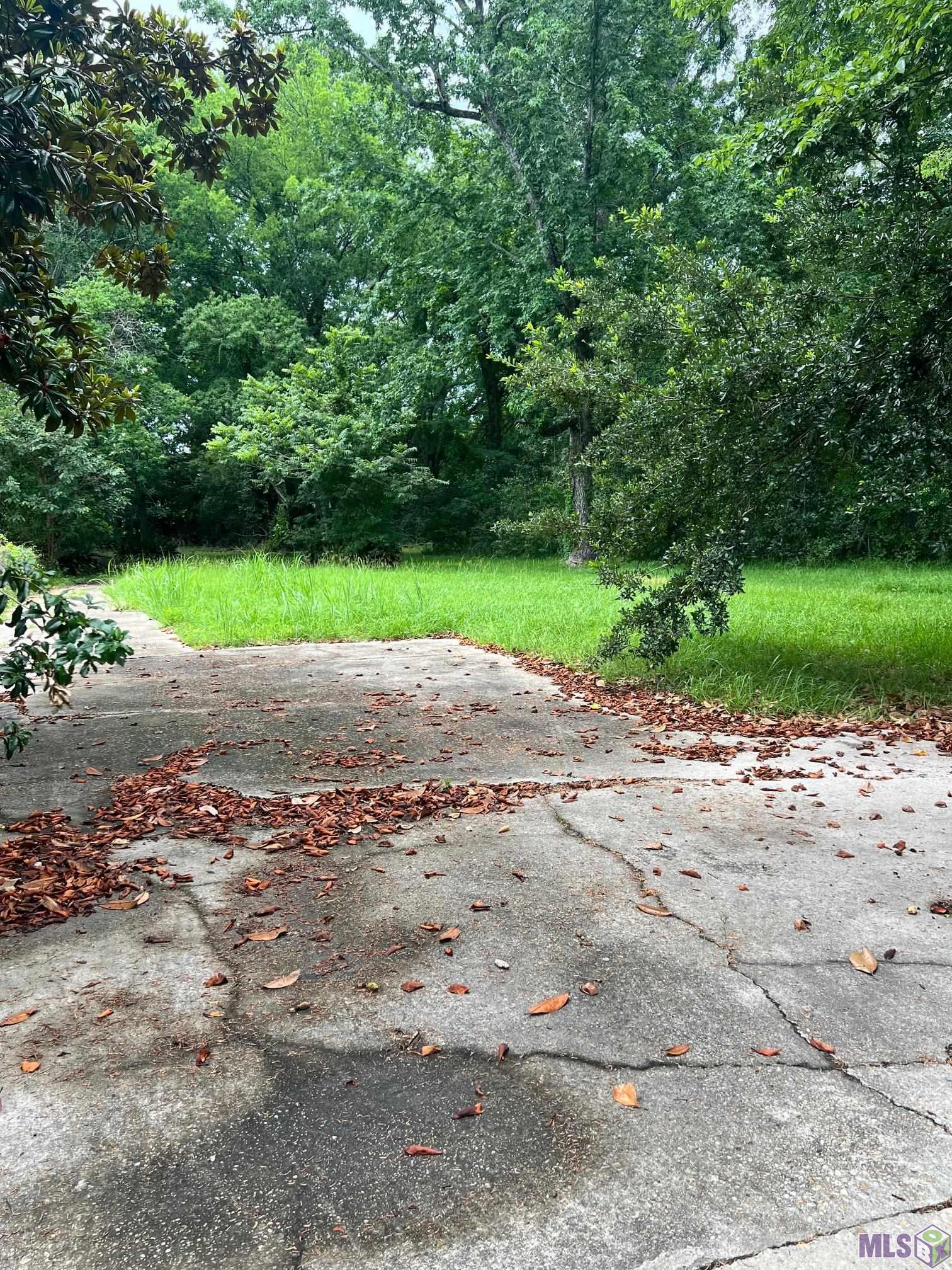 2436 Balis Drive Baton Rouge, LA 70808 - Photo 2 of 7