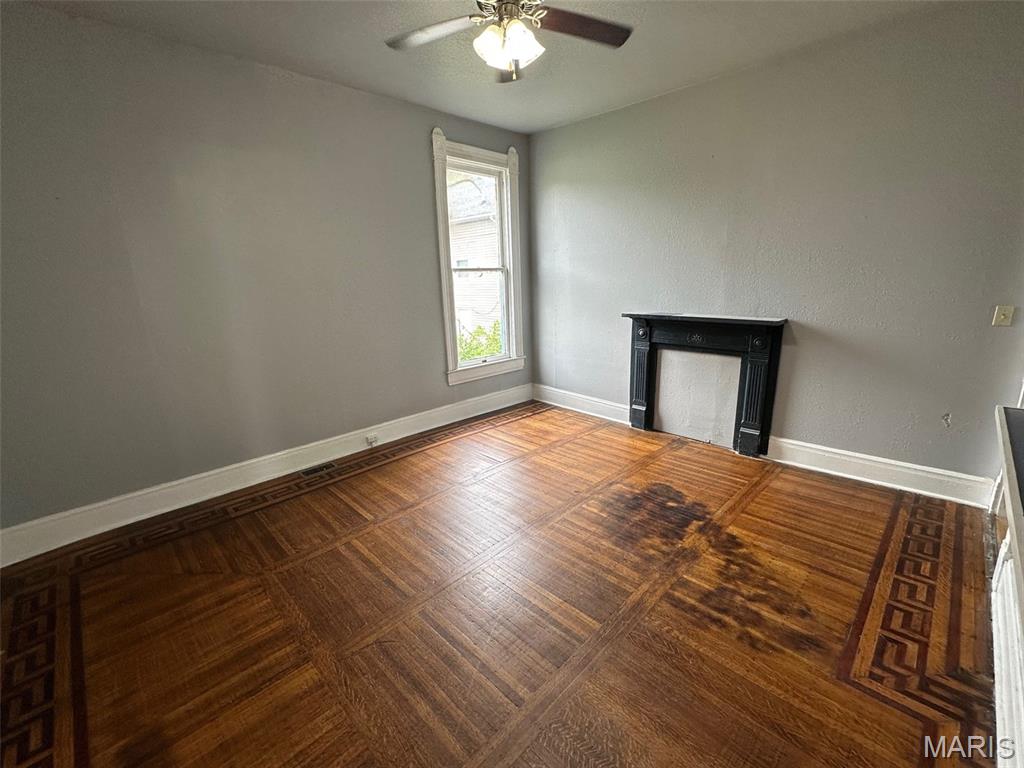 821 Alby Street Alton, IL 62002 - Photo 5 of 11