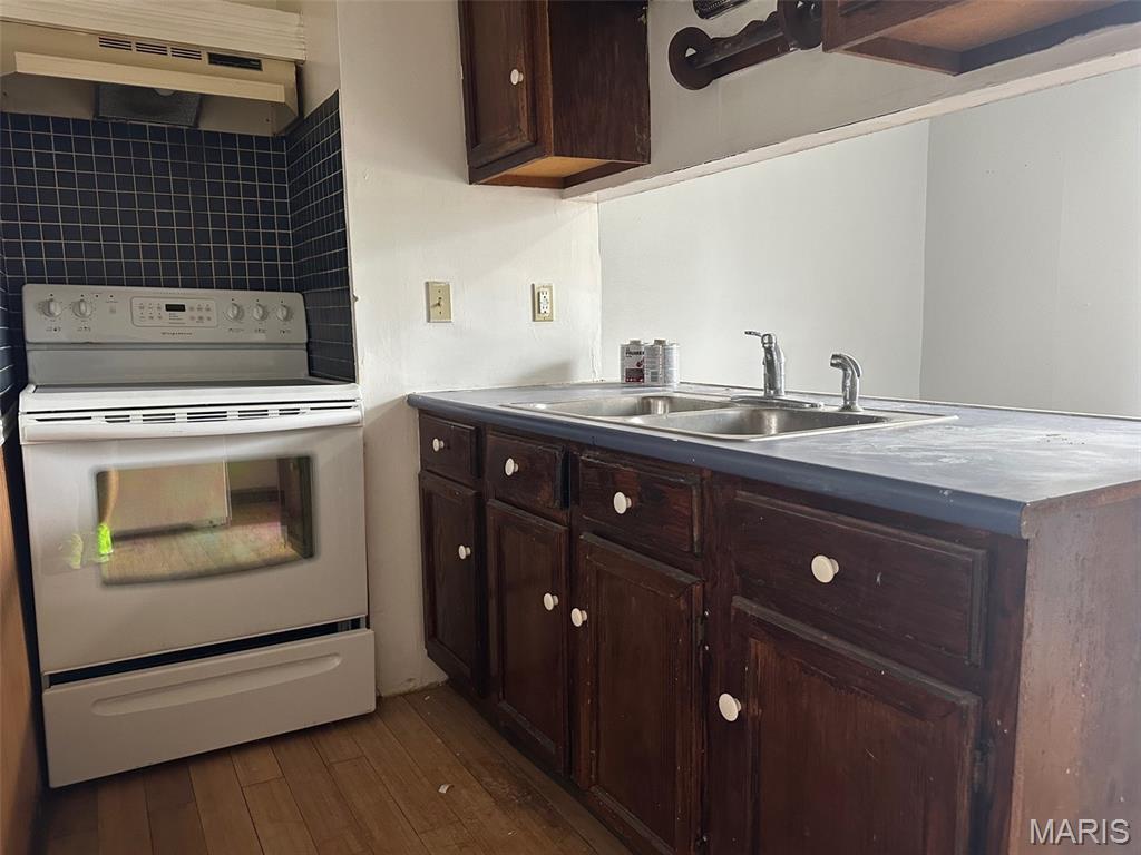 821 Alby Street Alton, IL 62002 - Photo 6 of 11