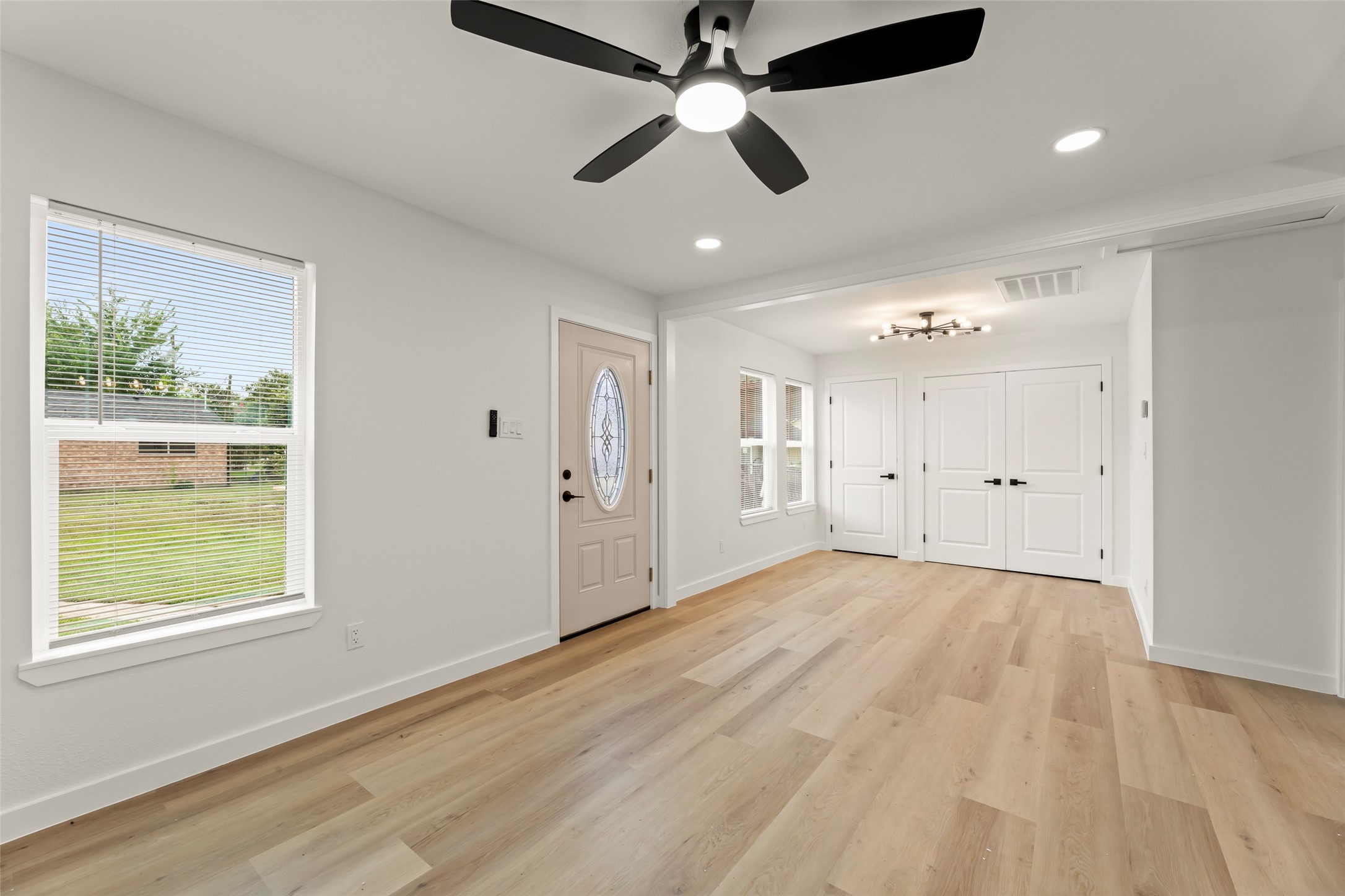 3225 Bostic Street Houston, TX 77093 - Photo 31 of 50 Freshly painted interior throughout