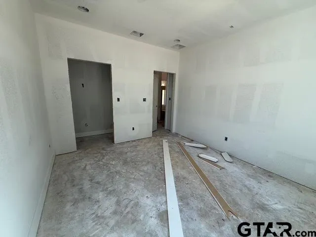 $650,000 | 13861 FM 2868, Flint, TX 75762