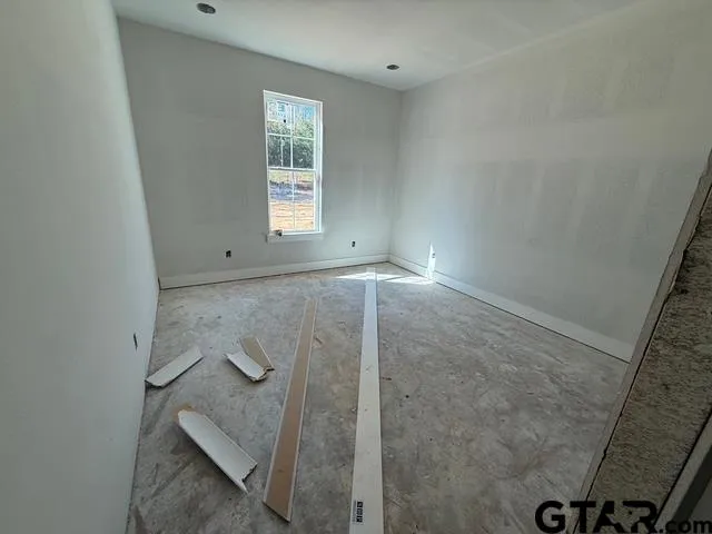 $650,000 | 13861 FM 2868, Flint, TX 75762