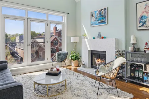 $775,000 | 2024 West Iowa Street, Unit 3B, Chicago, IL 60622