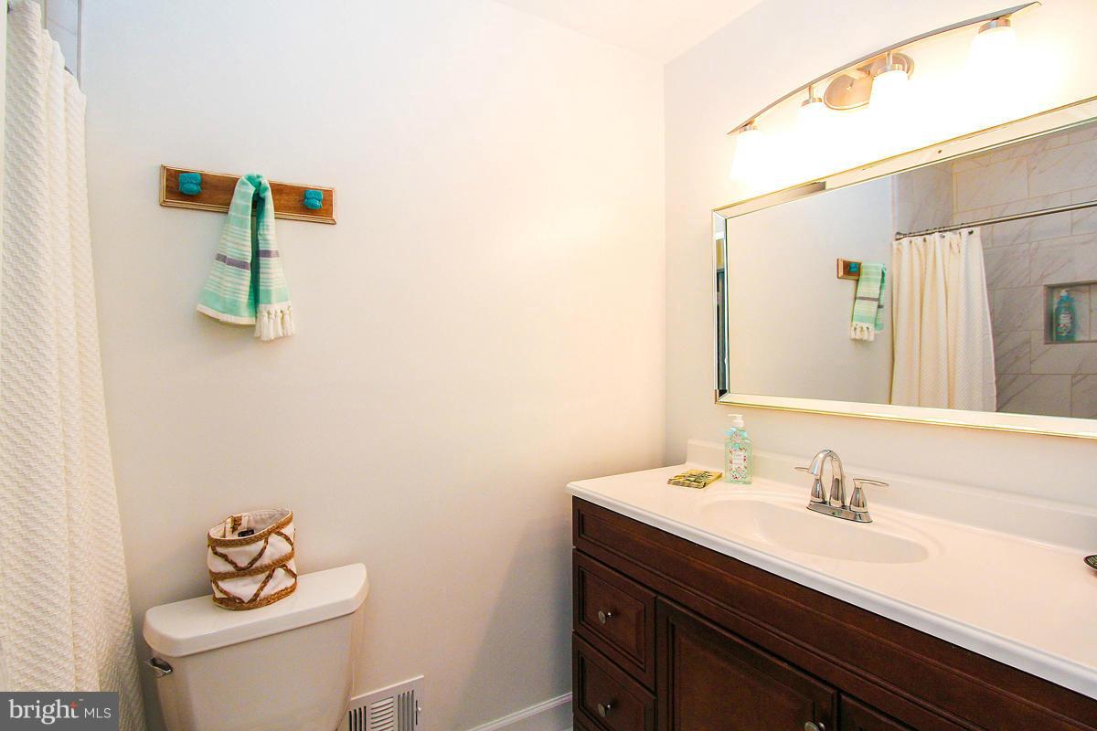 1323 Deep Run Lane Reston, VA 20190 - Photo 15 of 30 Updated Hall Bathroom