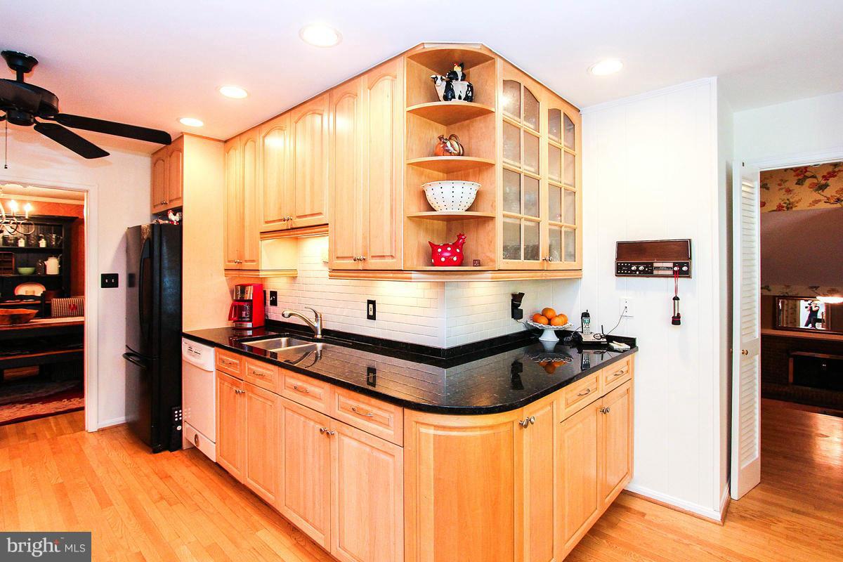 1323 Deep Run Lane Reston, VA 20190 - Photo 8 of 30 Custom Designed Updates in Kitchen