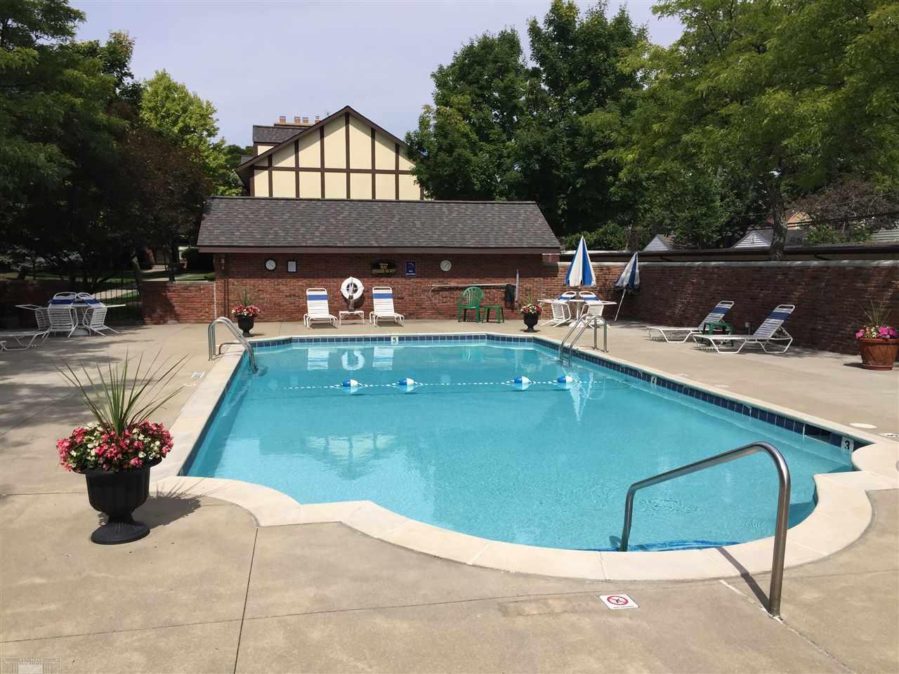 1750 Vernier Road, Unit 28 Grosse Pointe, MI 48236 - Photo 18 of 19 Pool