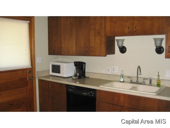 3337 South 1st Street Springfield, IL 62703 - Photo 3 of 10