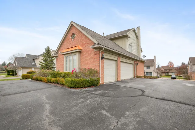 $5,900 | 6569 Whispering Woods Drive, West Bloomfield, MI 48322