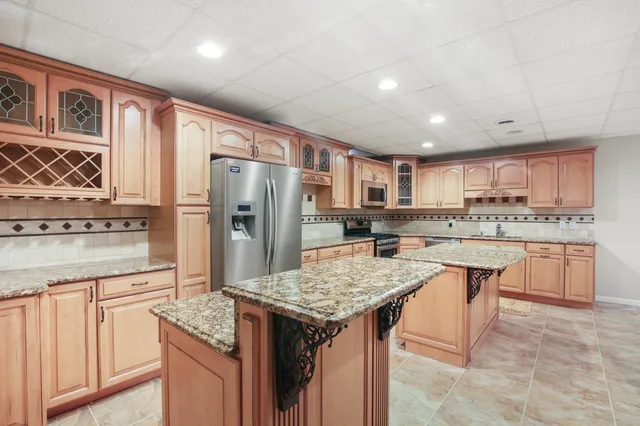 $5,900 | 6569 Whispering Woods Drive, West Bloomfield, MI 48322