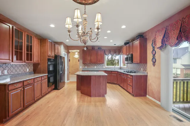 $5,900 | 6569 Whispering Woods Drive, West Bloomfield, MI 48322