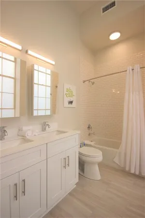 $2,950 | 820 Union Street, Unit 202, New Orleans, LA 70112