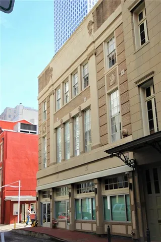 $2,950 | 820 Union Street, Unit 202, New Orleans, LA 70112