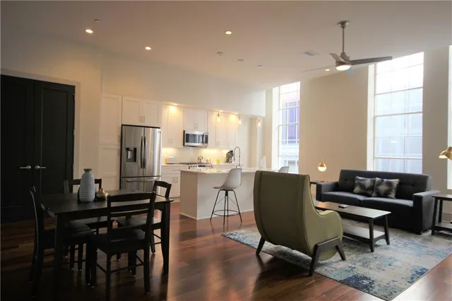 $2,950 | 820 Union Street, Unit 202, New Orleans, LA 70112