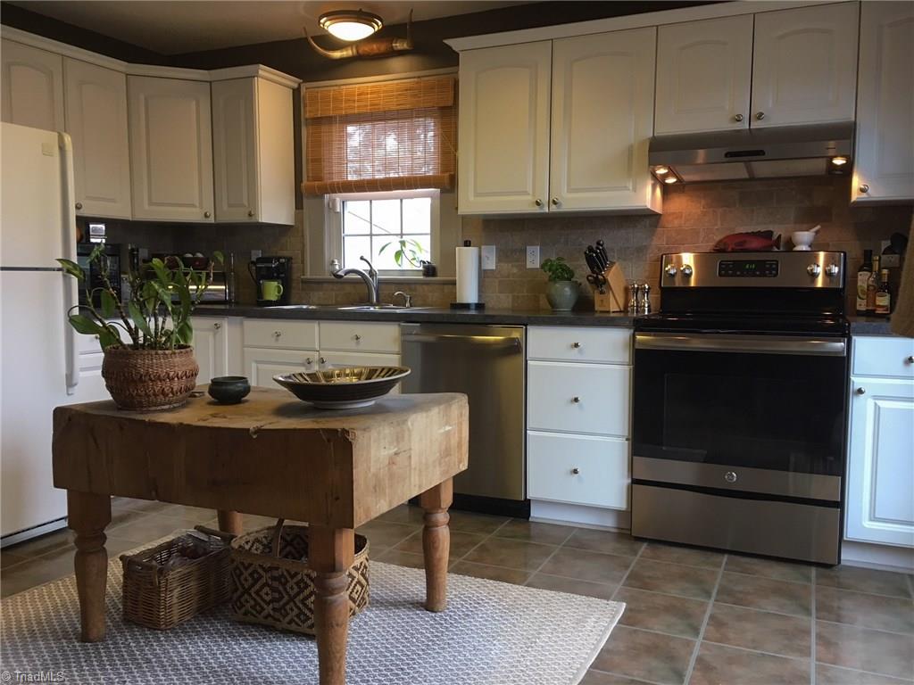 1245 Community Road Lexington, NC 27295 - Photo 3 of 25 Gallery Image 3