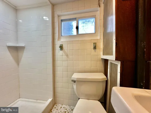 $4,400 | 2701 13th Street South, Arlington, VA 22204