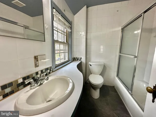 $4,400 | 2701 13th Street South, Arlington, VA 22204