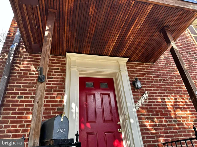 $4,400 | 2701 13th Street South, Arlington, VA 22204