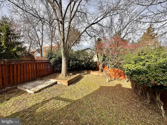 $4,400 | 2701 13th Street South, Arlington, VA 22204