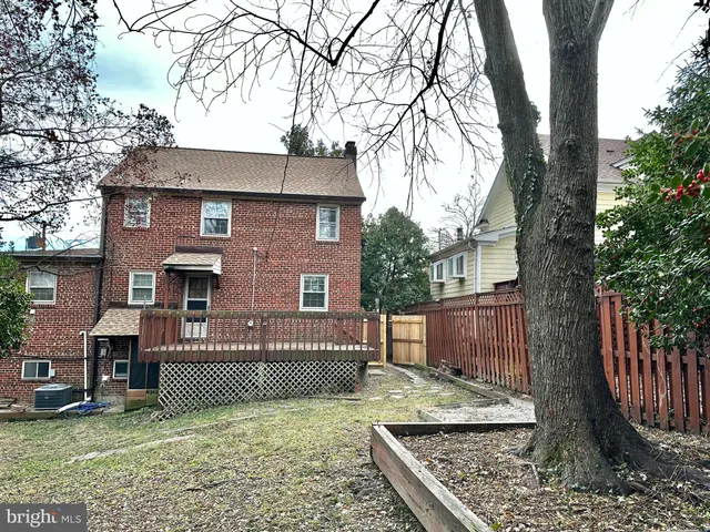 $4,400 | 2701 13th Street South, Arlington, VA 22204