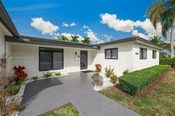 $1,499,000 | 10870 Southwest 106th Avenue, Miami, FL 33176
