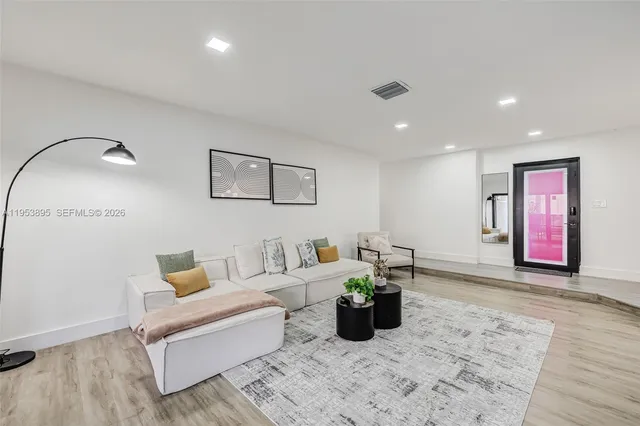 $1,600,000 | 10870 Southwest 106th Avenue, Miami, FL 33176