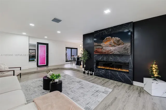 $1,600,000 | 10870 Southwest 106th Avenue, Miami, FL 33176