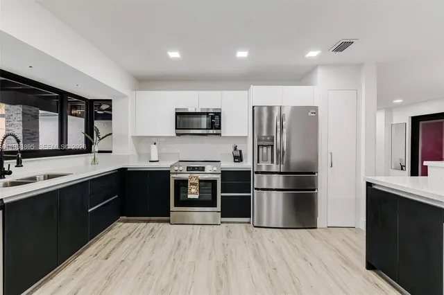 $1,600,000 | 10870 Southwest 106th Avenue, Miami, FL 33176