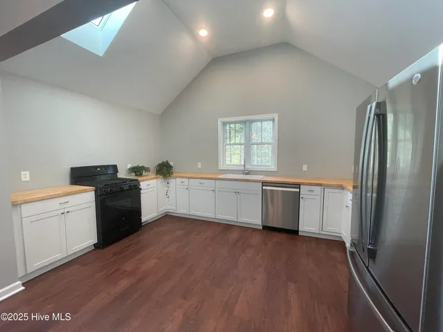 $3,200,000 | 1000 Lakebay Road, Vass, NC 28394