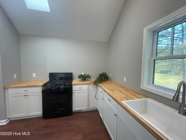 $3,200,000 | 1000 Lakebay Road, Vass, NC 28394