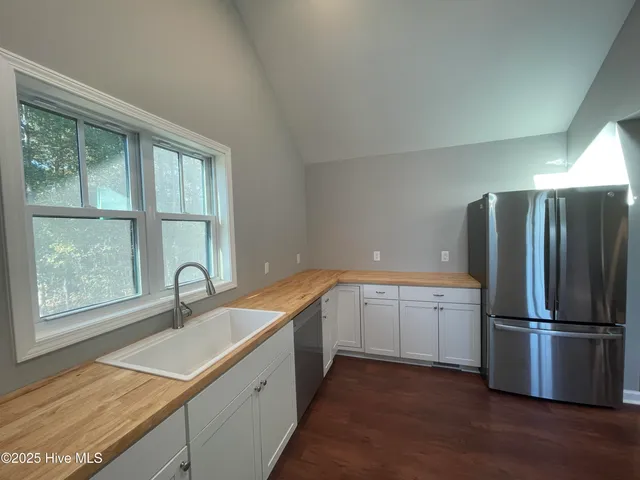 $3,200,000 | 1000 Lakebay Road, Vass, NC 28394