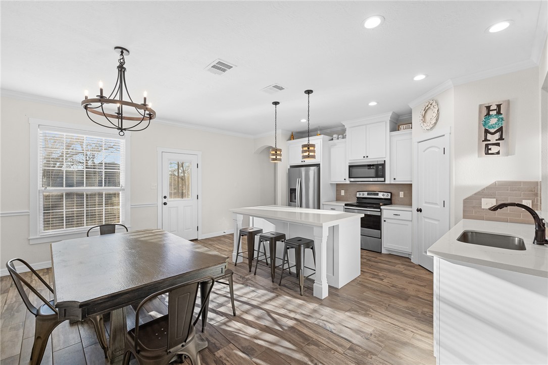 2143 Mountain Wind Loop Bryan, TX 77807 - Photo 10 of 34