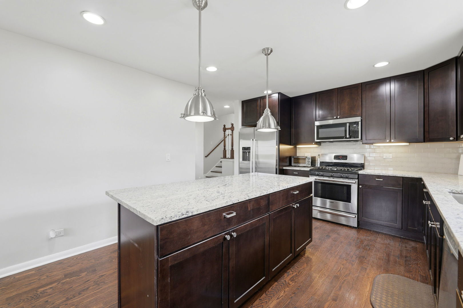 389 Michael John Drive Park Ridge, IL 60068 - Photo 8 of 40