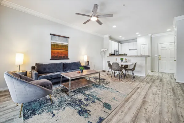 $3,130 | 2400 McCue Road, Unit 344, Houston, TX 77056
