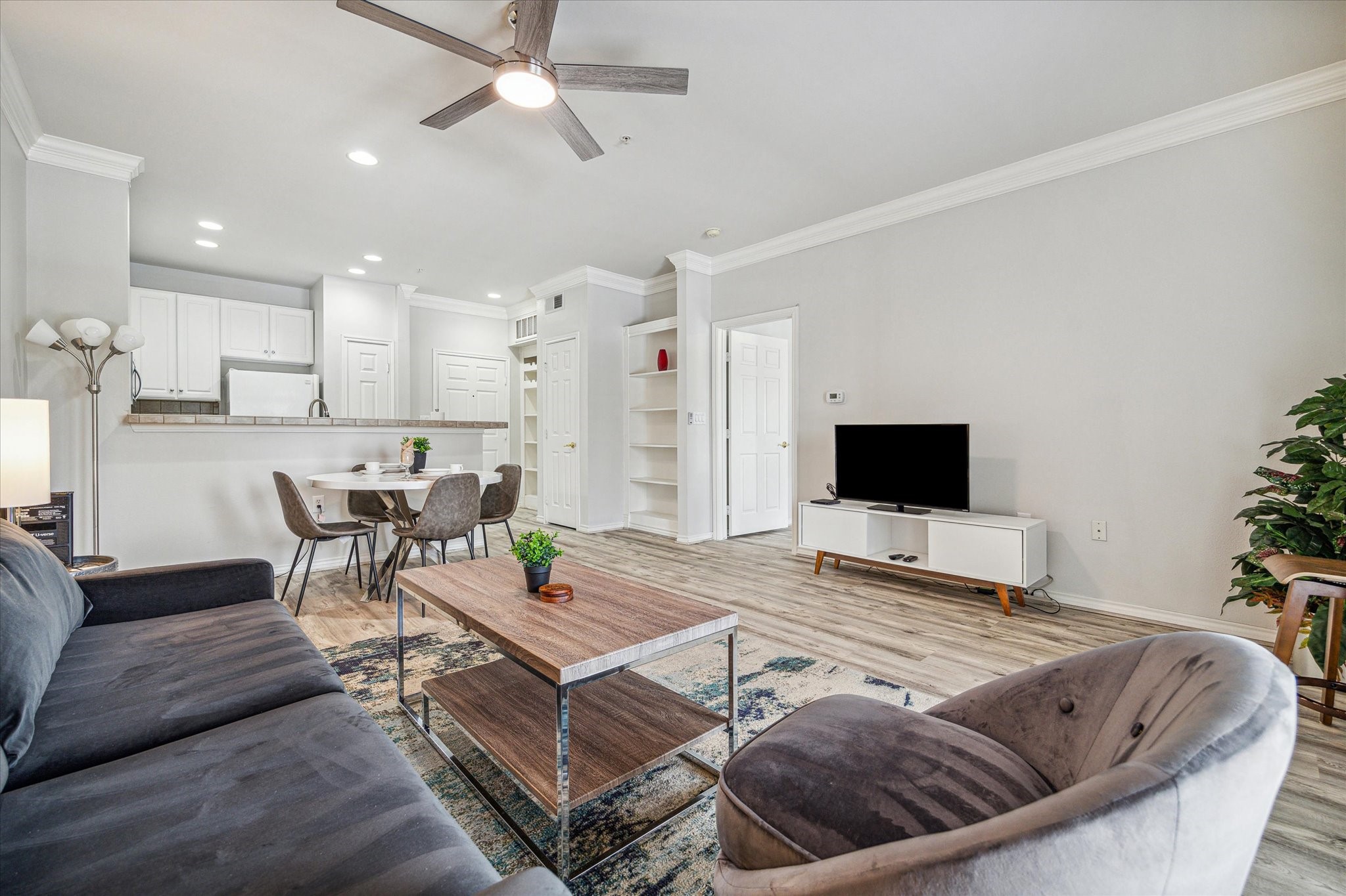 2400 McCue Road, Unit 344 Houston, TX 77056 - Photo 4 of 18