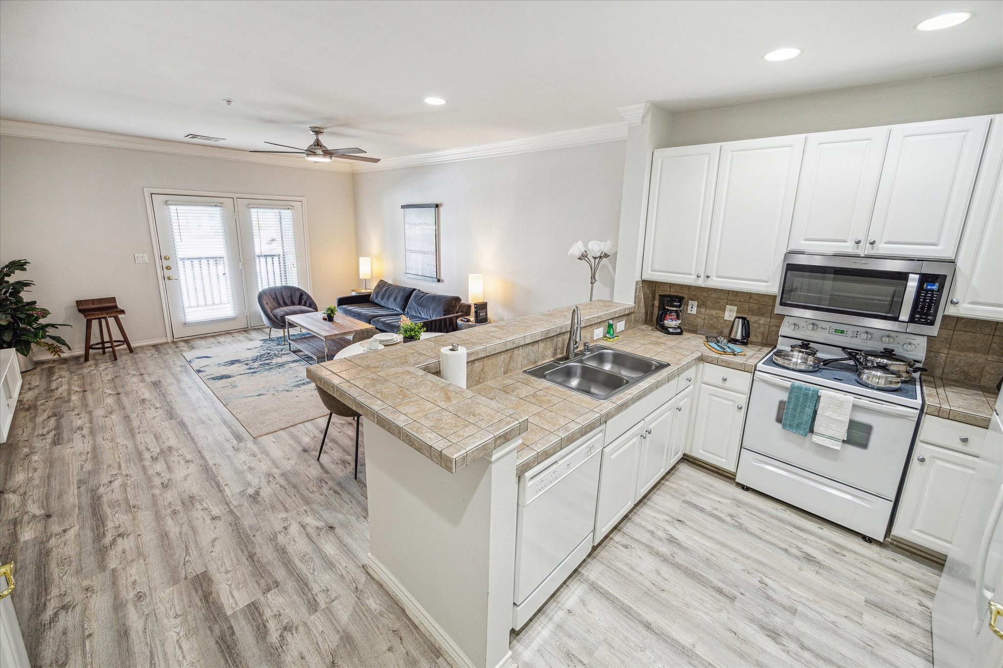 2400 McCue Road, Unit 344 Houston, TX 77056 - Photo 6 of 18