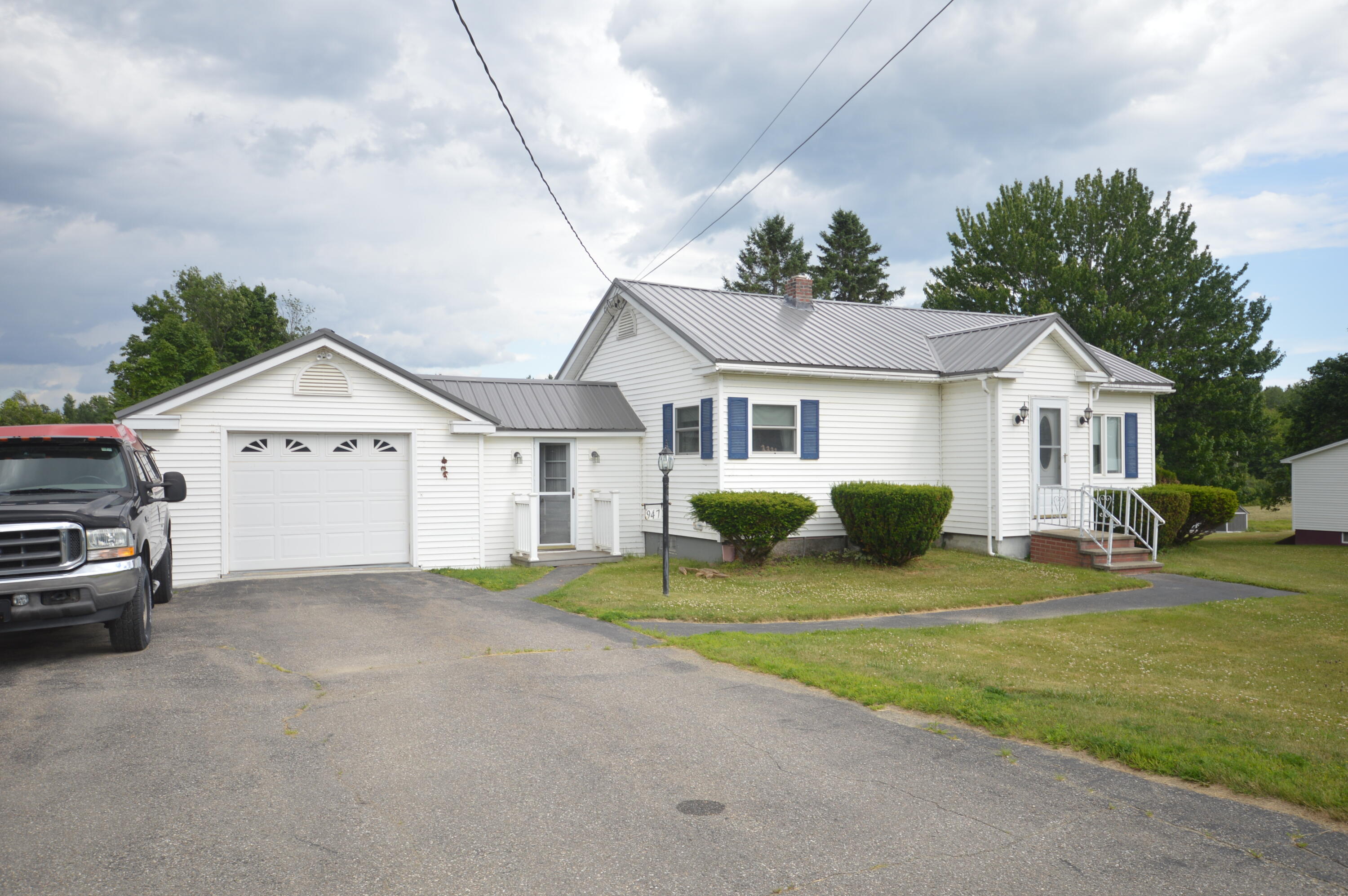 947 Pushaw Road Glenburn, ME 04401 - Photo 2 of 27 DSC_0010