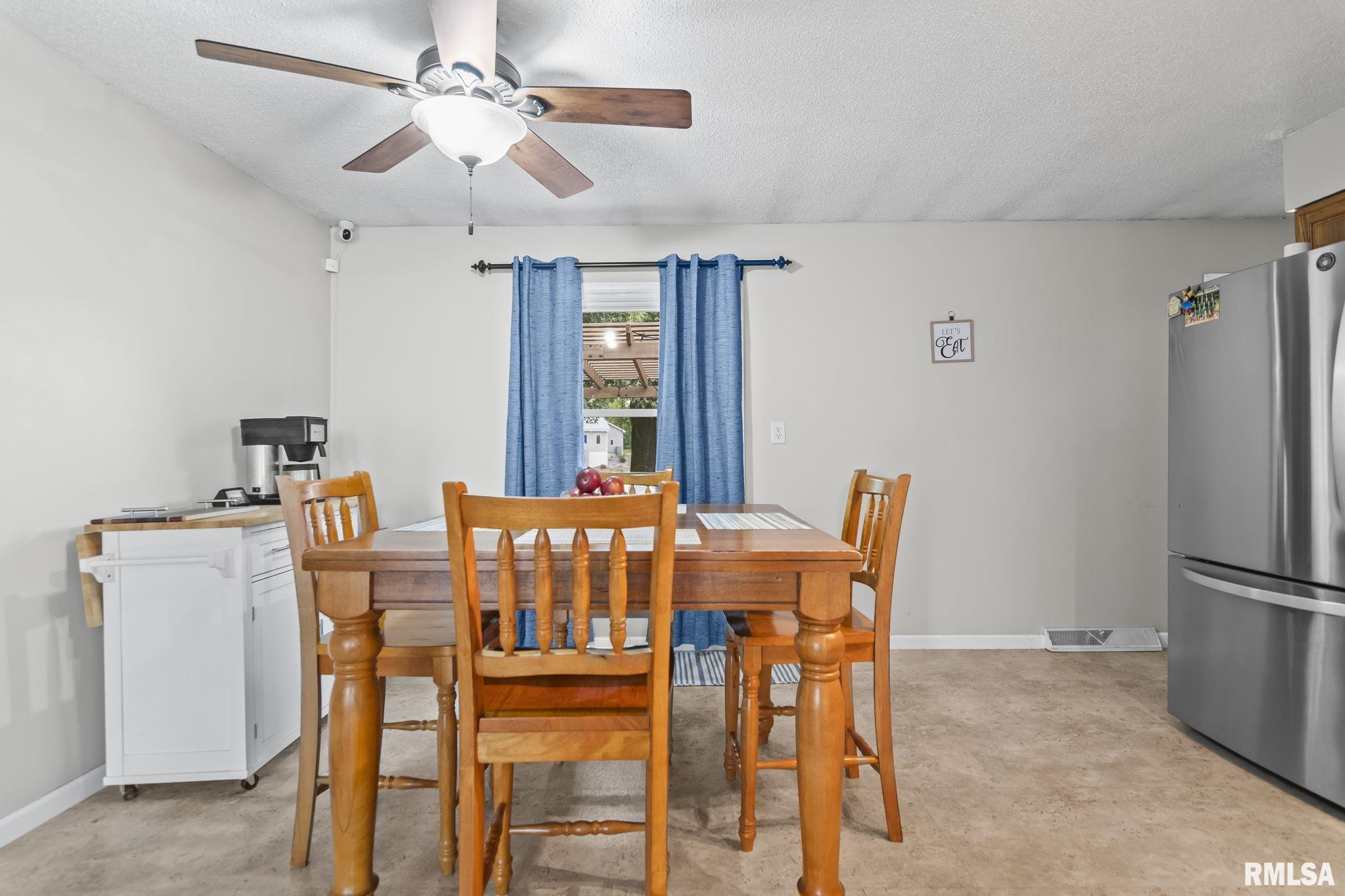 1687 New Salem Church Road New Berlin, IL 62670 - Photo 14 of 32