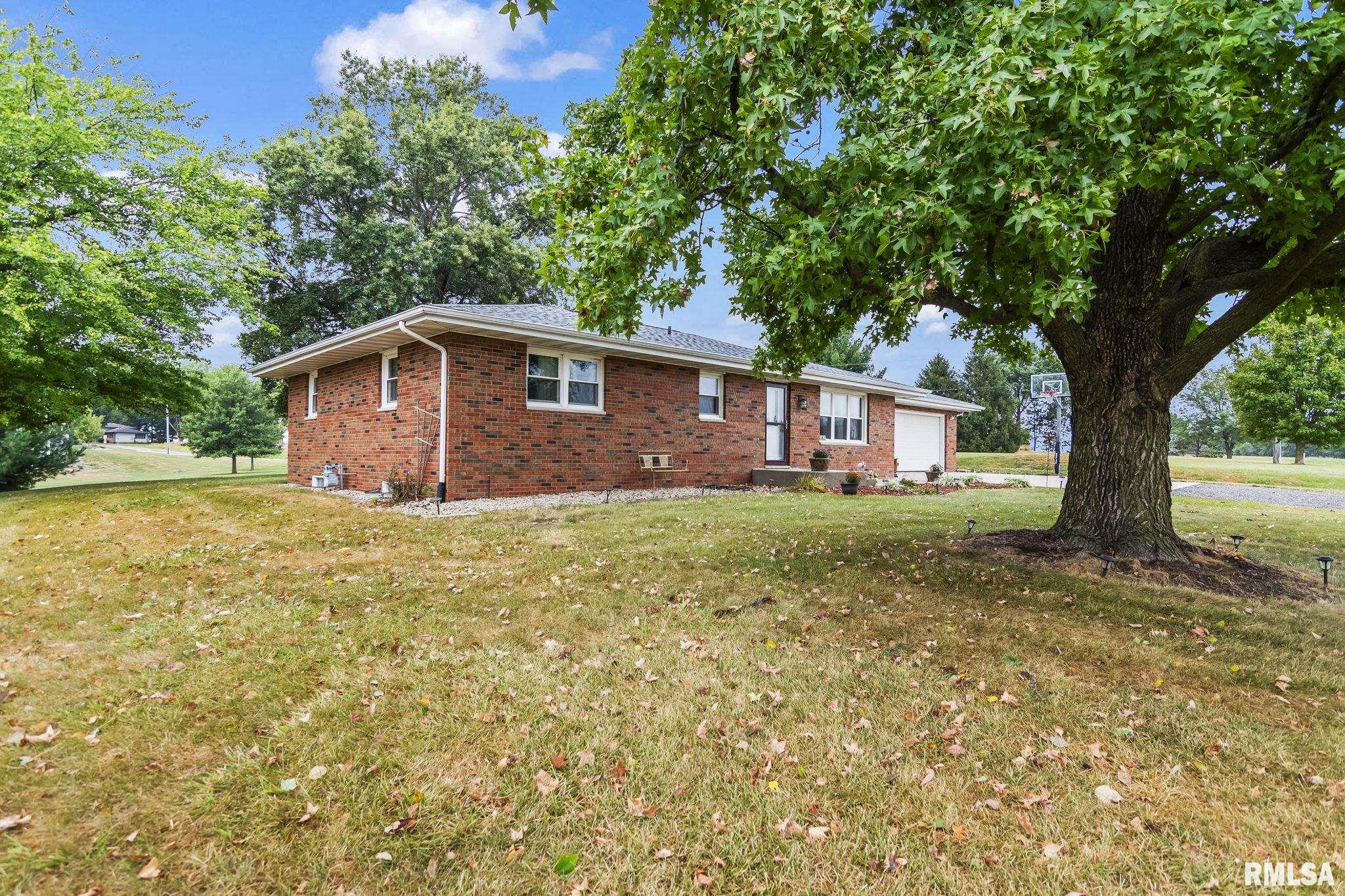 1687 New Salem Church Road New Berlin, IL 62670 - Photo 3 of 32