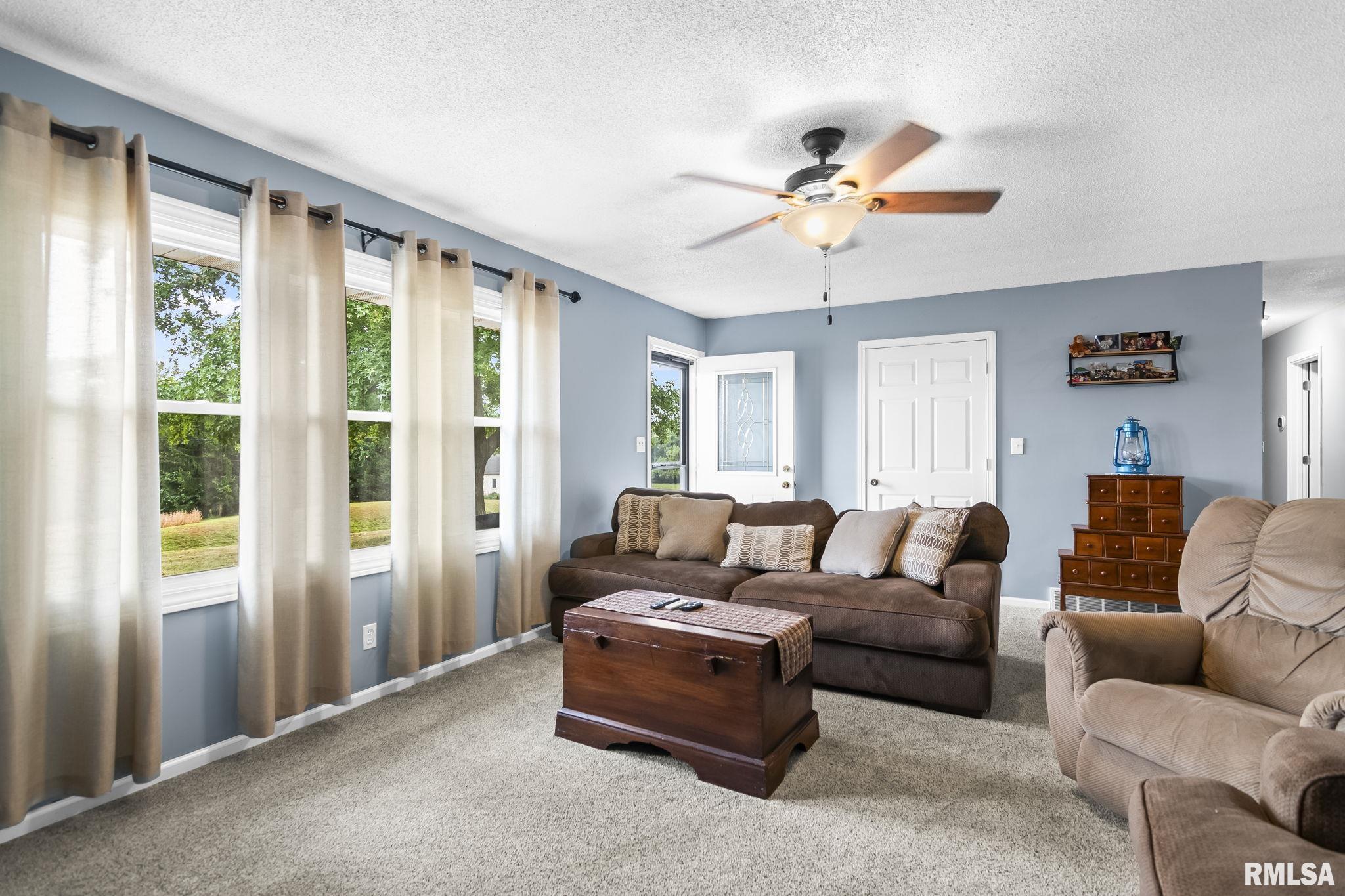 1687 New Salem Church Road New Berlin, IL 62670 - Photo 6 of 32