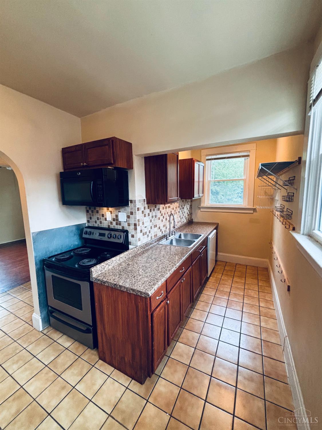1831 West North Bend Road Cincinnati, OH 45224 - Photo 12 of 55