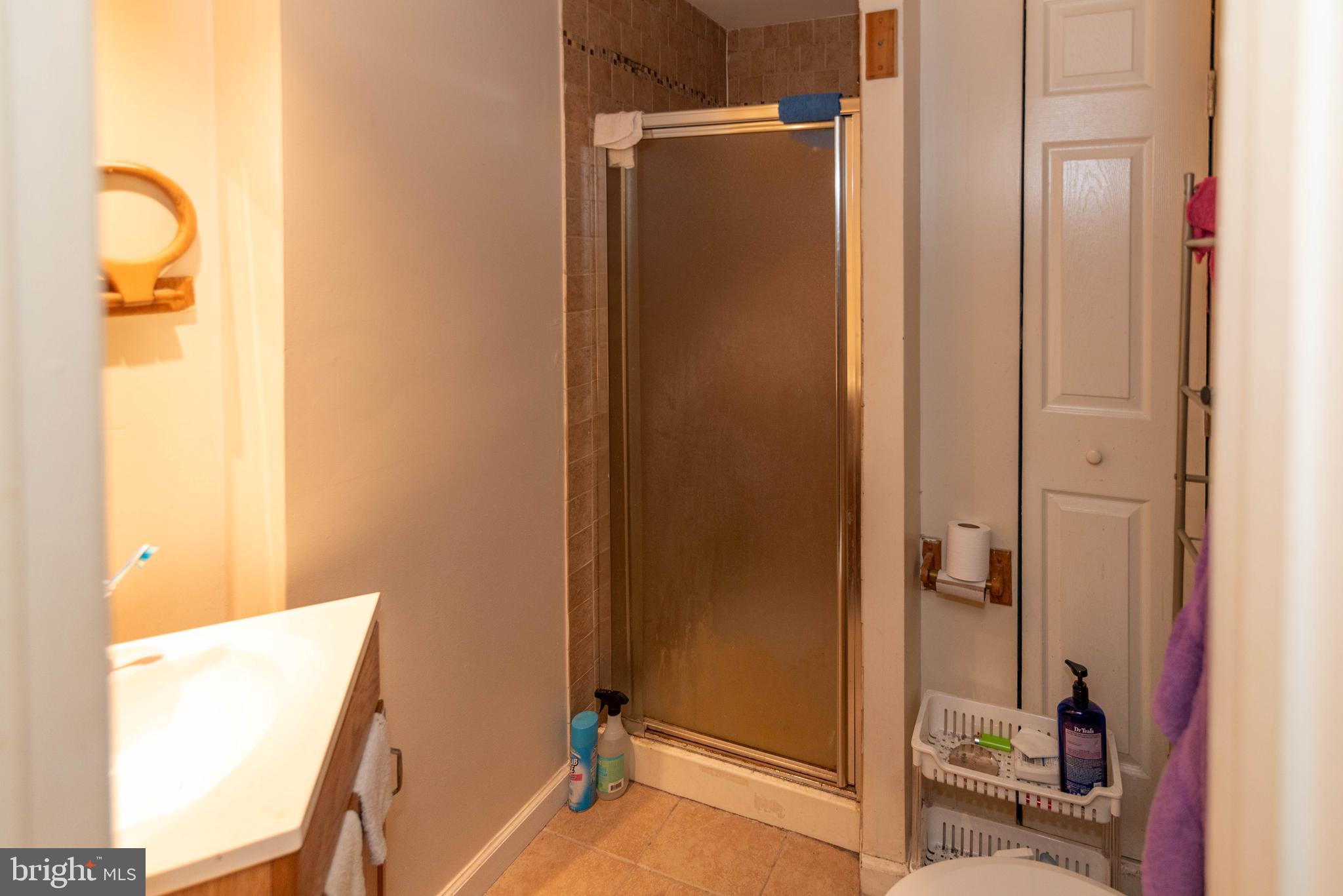 5686 Utrecht Road Baltimore, MD 21206 - Photo 22 of 35 a bathroom with a shower