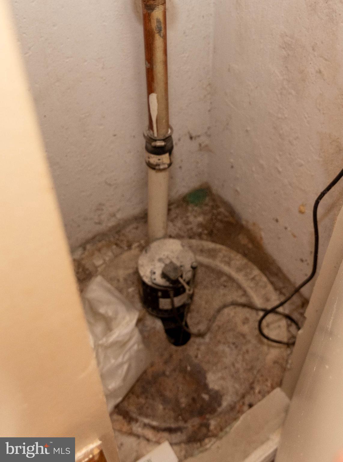 5686 Utrecht Road Baltimore, MD 21206 - Photo 24 of 35 a bathroom with a sink
