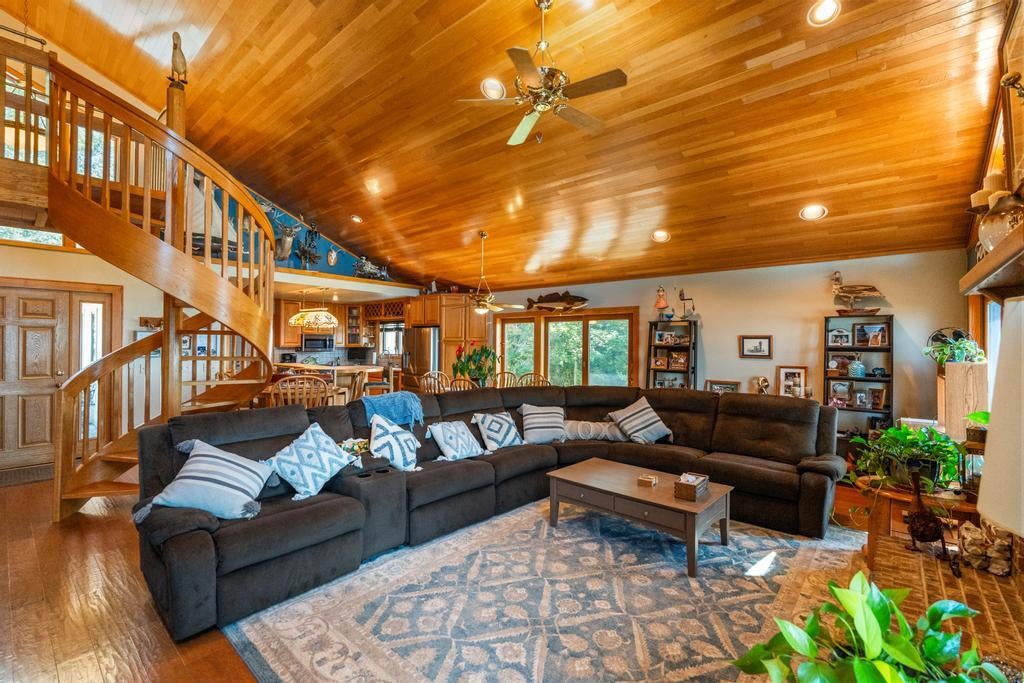 2919 Cedar Beach Lane Cheboygan, MI 49721 - Photo 5 of 53 Gallery Image 5
