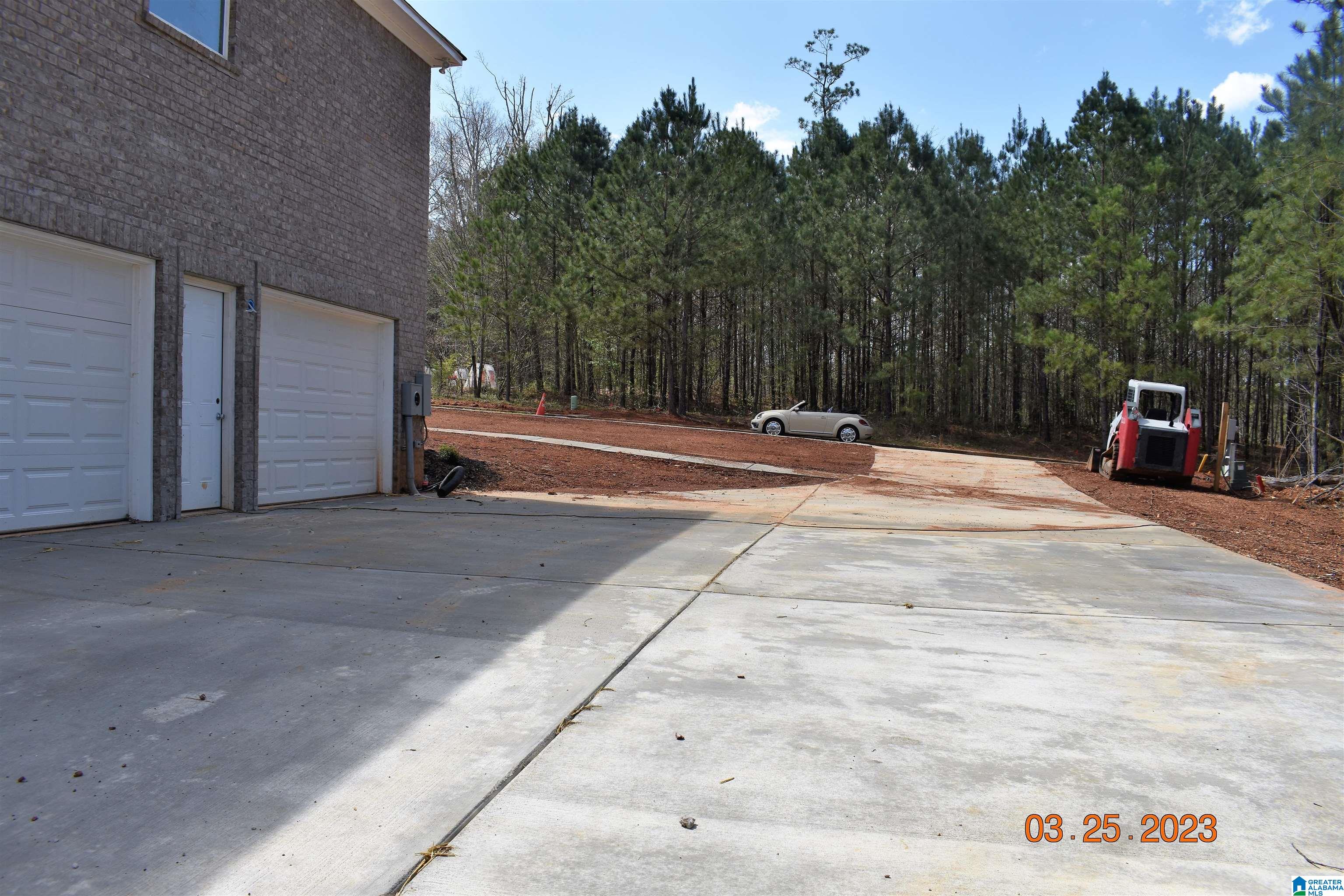 7961 Forest Loop Pinson, AL 35126 - Photo 3 of 23