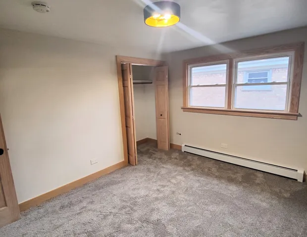 $2,000 | 6048 West 79th Street, Unit 3, Burbank, IL 60459