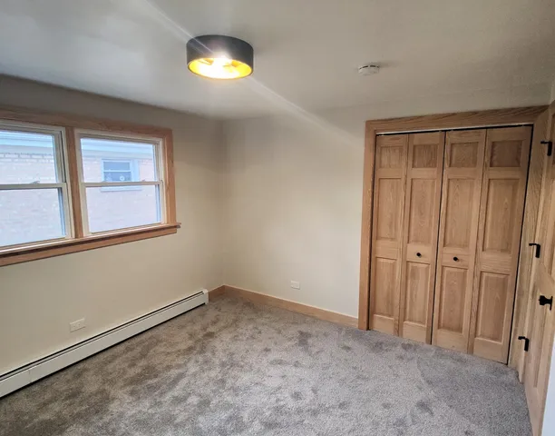 $2,000 | 6048 West 79th Street, Unit 3, Burbank, IL 60459