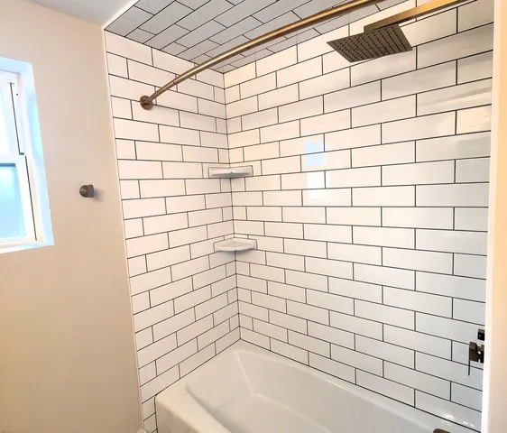 $2,000 | 6048 West 79th Street, Unit 3, Burbank, IL 60459