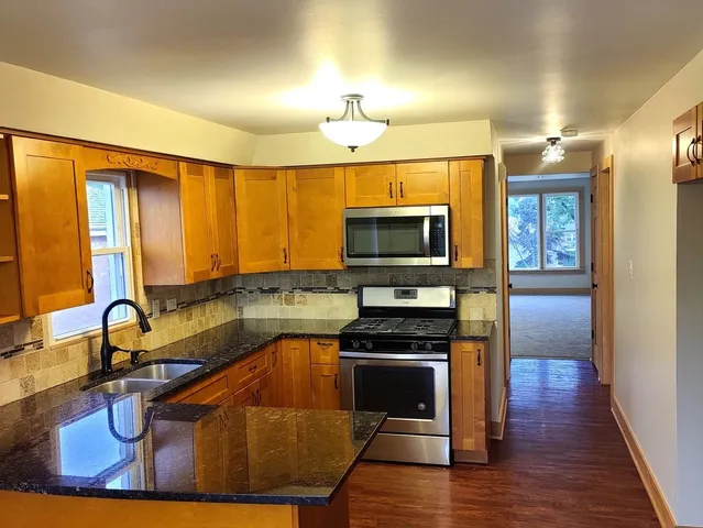 $2,000 | 6048 West 79th Street, Unit 3, Burbank, IL 60459