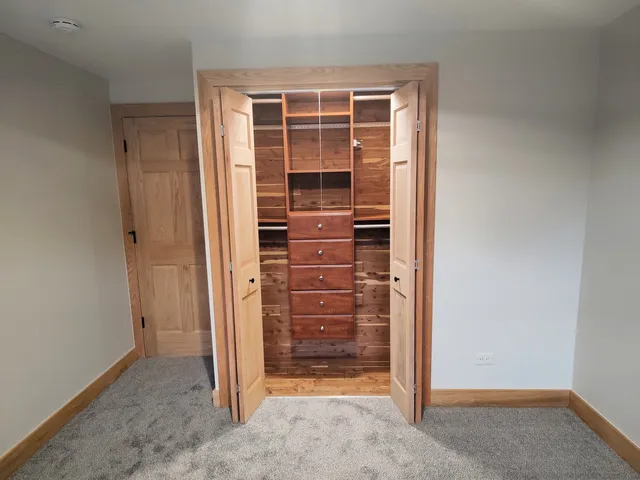 $2,000 | 6048 West 79th Street, Unit 3, Burbank, IL 60459