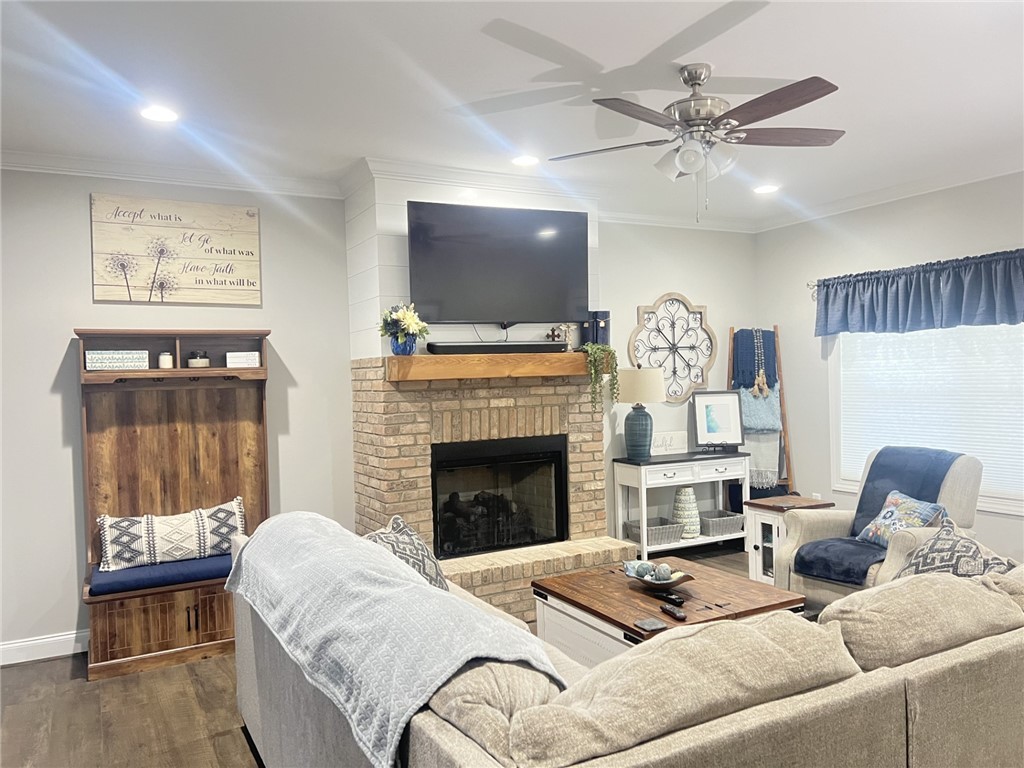 153 Pendleton Street Pickens, SC 29671 - Photo 4 of 25